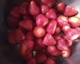 Foto del paso 1 de la receta: Mermelada de frutillas con champagne