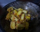 Foto langkah ke 3 dari resep Tumis Tahu Pedas.