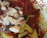 Foto langkah ke 7 dari resep Ayam Kentang Masak Cabe Kering.