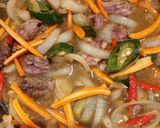 Foto langkah ke 4 dari resep Tumis Daging Sayur Lada Hitam.
