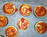 Foto del paso 5 de la receta: Pizzetas de calabacín con jamón y queso manchego 🌱🍕