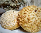 Foto langkah ke 5 dari resep Baked Coral Donuts.