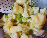 A picture of step 1 of Falahari Fried Aloo.