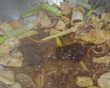 Foto del paso 2 de la receta: Sopa de pollo, fideos de arroz, espinacas y cilantro