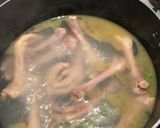 A picture of step 1 of Chicken Feet and Vegetable Soup.