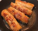 A picture of step 3 of Fried Spring Rolls.