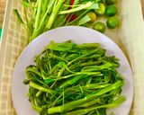 Hình bước làm 1 của món Rau muống luộc với tắc