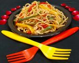 हक्का नूडल्स(Hakka noodles recipe in Hindi) रेसिपी चरण 5 फोटो