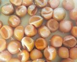 Hình bước làm 2 của món Làm hạnh muối
