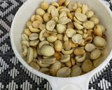 A picture of step 1 of Quick peanut chutney.
