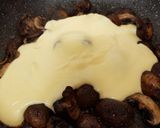A picture of step 6 of Cheesey Garlic and peppered mushrooms ❤.