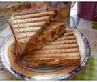 Hình ảnh bước 3 Sandwich Phômai Và Quả Bơ Đơn Giản Cho Bữa Sáng ?