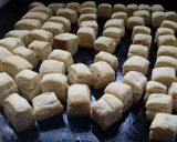 Foto del paso 5 de la receta: Bizcochitos de salame
