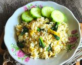 Foto langkah ke 4 dari resep Nasi Goreng Terasi Ikan Asin.