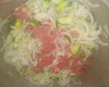 Foto del paso 1 de la receta: Salteado de cebolla y zapallitos