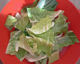 A picture of step 1 of Minestrone with Cauliflower Leaves.