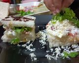গ্ৰীল্ড এগ স্যান্ডউইচ (grilled egg sandwich recipe in Bengali) রেসিপির ধাপ 2 ছবি