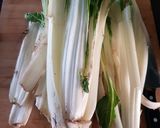 Foto del paso 1 de la receta: Ensalada de tallos de acelga y tahini