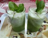 A picture of step 2 of Cucumber Mint Cooler Mocktail.