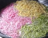 Foto langkah ke 3 dari resep Mie ayam pelangi homemade | mie ayam goreng.