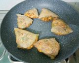 A picture of step 18 of Vegetable paneer rice samosa.