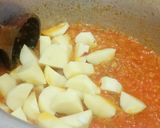 A picture of step 2 of Aloo Gobhi.