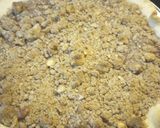 A picture of step 3 of Strawberry Streusel Pie.