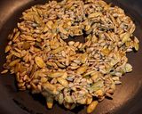 Foto del paso 2 de la receta: Semillas de calabaza y girasol doradas con especias