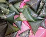 Foto langkah ke 4 dari resep Lupis Ketan Putih Bungkus Daun Pisang.