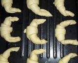 Foto del paso 6 de la receta: Medialunas de manteca