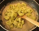 Foto del paso 11 de la receta: Tortelinis, salsa paternoster, albóndigas vegetales y pan a la "Pepeluí"