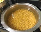 A picture of step 1 of Ragda Pattice.