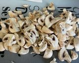 Une image de l'étape 21 de Poulet mariné aux carottes, champignons, épices et coriandre.