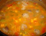 Foto del paso 3 de la receta: Minestrón con albóndigas