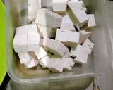 Foto langkah ke 1 dari resep Tumis tauge,kucai Dan tahu.