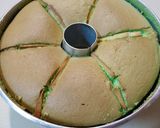 Foto langkah ke 6 dari resep Pandan Chiffon Cake.