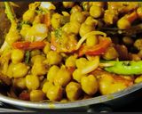 A picture of step 5 of Chole masala.