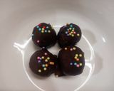 A picture of step 3 of Chocoballs in just 3 minutes.