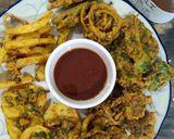 A picture of step 7 of Imli or khajoor ki chutney.