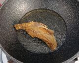 Foto langkah ke 1 dari resep Ayam Suwir Kuah Bawang.