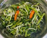 Foto langkah ke 4 dari resep Tumis kangkung toge.