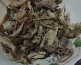 รูปขั้นตอนการทำที่ 1 ของ ยำไก่เมืองใส่พริกลาบ