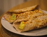 Foto del paso 6 de la receta: 🌯Wrap de tortilla francesa, tomate, aguacate y salsa siracha