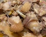 Hình bước làm 2 của món Gà rang gừng
