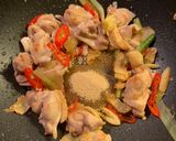 A picture of step 5 of 3 cups chicken (三杯雞).