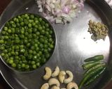 A picture of step 1 of Methi Matar Malai.