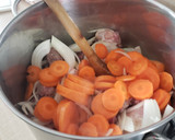 Foto del paso 2 de la receta: Estofado hambriento de pollo y carne
