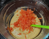 A picture of step 4 of Carrot & Dates Cake.