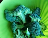 Foto del passaggio 1 della ricetta Orecchiette con broccoli saporite