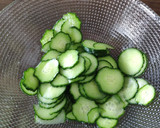 Foto del paso 2 de la receta: Ensalada de pepino japonesa
